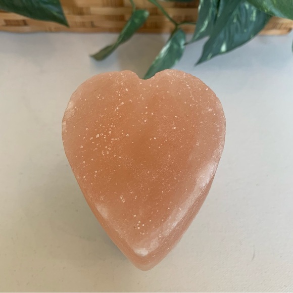 Pink Himalayan Salt Carved Heart Crystal Carving Cleansing Purification LRG 3.2" - Picture 8 of 10